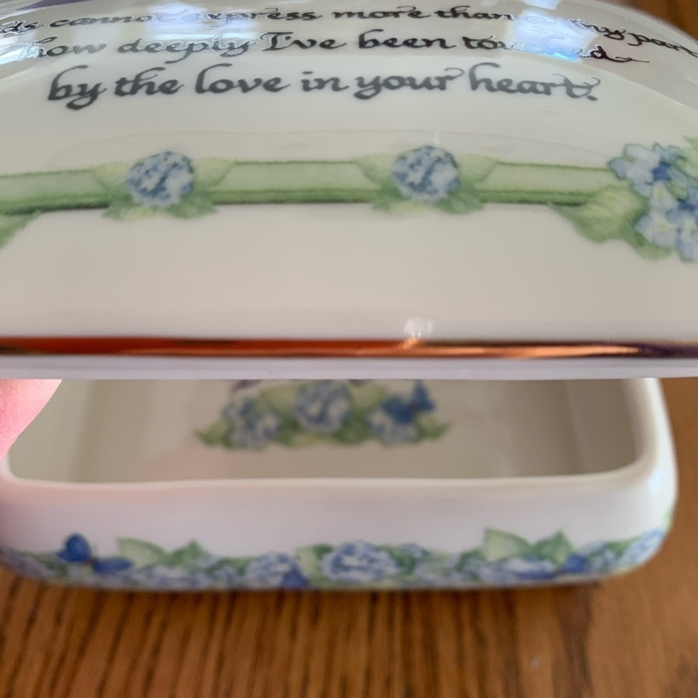 Mother’s Day gift Vintage great shape. I love you message.